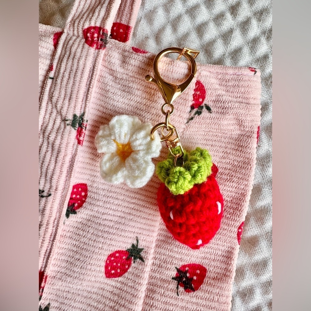 New Pink Corduroy Strawberry Purse Tote Bag w/ Pocket, Zipper, Crochet Accent - Picture 4 of 11